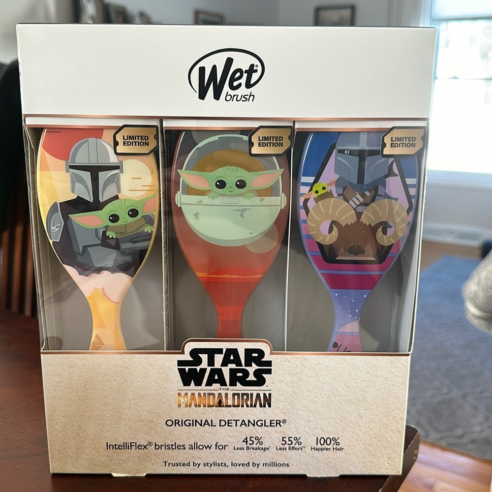 Star Wars Mandalorian Wet Brush Set